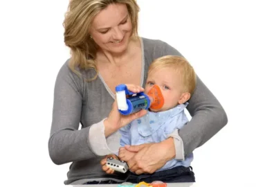 Inhalación con espaciador en bebés y niños pequeños: cómo funciona - Medical M&B Blog Colombia