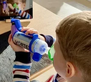 Espaciador para niños para una inhalación exitosa con inhaladores de dosis medida o aerosoles - Medical M&B